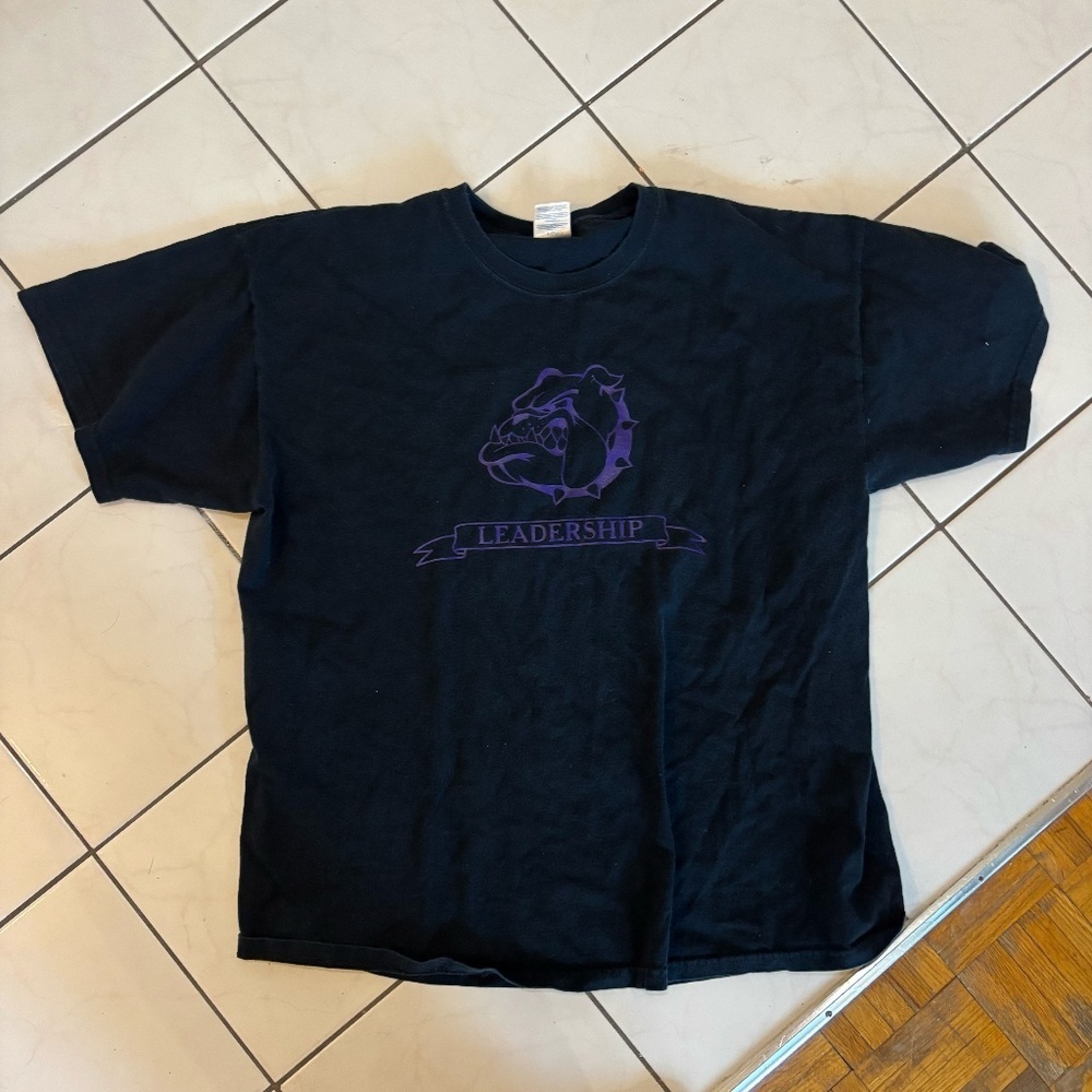 Vintage tsirt black with purple details "LEADERSHIP " * accepting offers